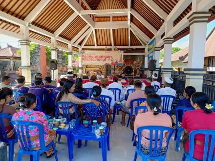 Sosialisasi Pengembangan Wisata Religi Di Desa Adat Kalanganyar Desa Banjarasem